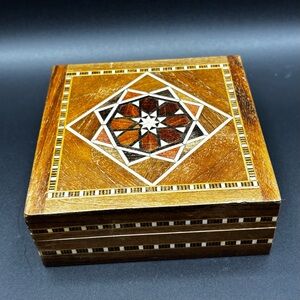 Vintage Hand Crafted Hinged Wooden Inlay Jewelry Box 4”X4”X1.5”